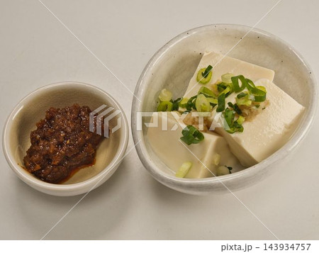 辛みそ冷ややっこ、手料理、妻の手料理、家庭の味、我が家の味、愛情料理、夕食、晩御飯、家庭の食卓 143934757