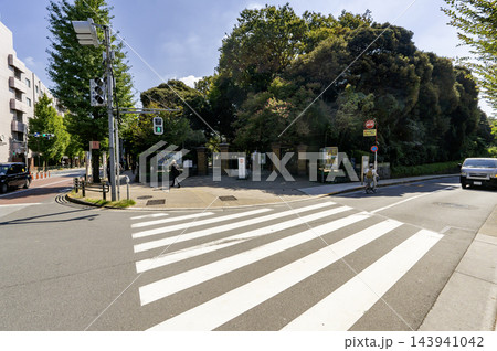 学習院大学 西門の周辺風景 東京都豊島区目白1丁目 学習院大学 西門の周辺風景 東京都豊島区目白1丁目 143941042