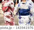 着物姿で浅草を歩く外国人観光客　東京都 143941976