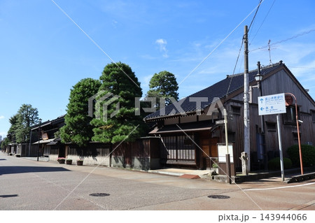 北前船の寄港地として栄えた岩瀬の街並み(富山県富山市東岩瀬町) 北前船の寄港地として栄えた岩瀬の街並み(富山県富山市東岩瀬町) 143944066