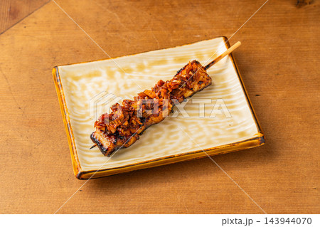 香ばしく焼き上げられたお香ばしく焼き上げられたお酒が進む「鰻の串焼き(酒が進む「鰻の串焼き(鰻串)」 香ばしく焼き上げられたお香ばしく焼き上げられたお酒が進む「鰻の串焼き(酒が進む「鰻の串焼き(鰻串)」 143944070