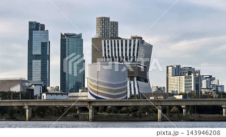 View of the Han River in Seoul 143946208