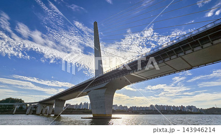 View of the Han River in Seoul 143946214