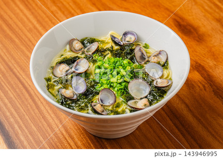 貝の旨味が凝縮されたスープが体に染みる「しじみラーメン」 貝の旨味が凝縮されたスープが体に染みる「しじみラーメン」 143946995