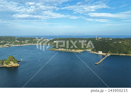 静岡県下田市の下田港・湾・灯台を捉えた空撮写真 静岡県下田市の下田港・湾・灯台を捉えた空撮写真 143950215