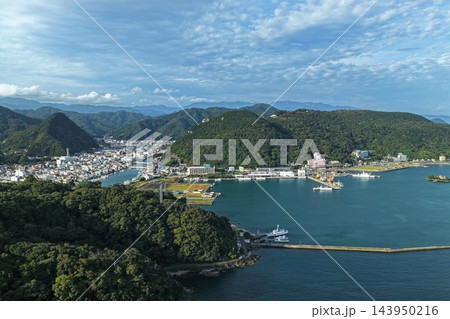 静岡県下田港と市街地を捉えた空撮写真 143950216