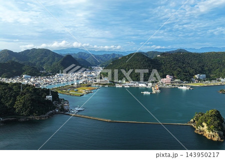 静岡県下田港と市街地を捉えた空撮写真 静岡県下田港と市街地を捉えた空撮写真 143950217