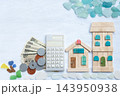 家の模型と電卓とお金 143950938