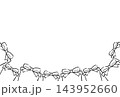 白黒プレゼントの水彩線画風囲みフレーム素材・横・下のみ 143952660