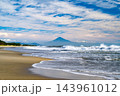 須々木海岸から見た富士山 143961012