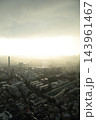 霧に包まれる街 143961467