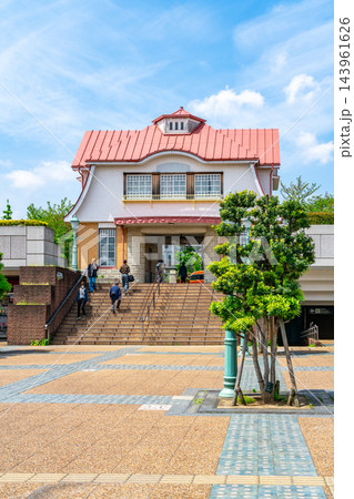 【東京都】絵本の世界のような駅舎が素敵な田園調布駅 143961626
