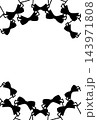 白黒プレゼントの手描き線画風囲みフレーム素材・縦 143971808