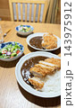 ログハウスで夕食、カツカレー ログハウスで夕食、カツカレー 143975912