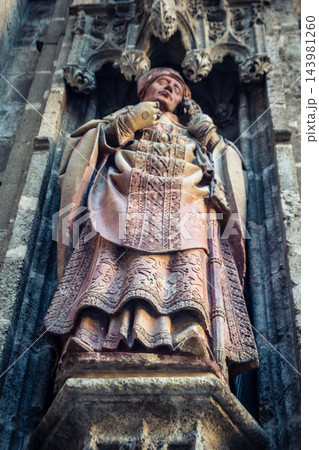 Seville Cathedral: A Vital Economic Driver of Tourism 143981260