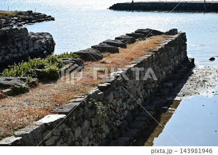 大村藩 お船蔵跡(長崎県大村市:玖島城の船蔵) 大村藩 お船蔵跡(長崎県大村市:玖島城の船蔵) 143981946