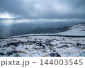 冬の四国カルスト　光芒の見る風景 144003545