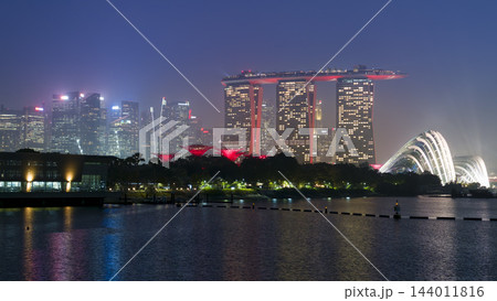 シンガポール・マリーナベイの夜景 / Marina Bay, Singapore 144011816