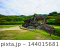 青空と緑に囲まれた飛鳥の石舞台古墳　奈良県 144015681