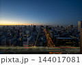 朝焼けに染まる大阪市・御堂筋の都市パノラマ【大阪朝景写真】 144017081