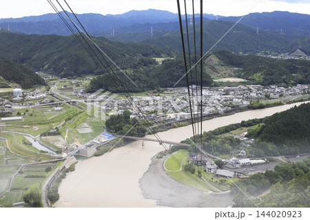 大龍寺ロープウェイから見た大雨の後の那賀川と那賀町 徳島の山並み 大龍寺ロープウェイから見た大雨の後の那賀川と那賀町 徳島の山並み 144020923
