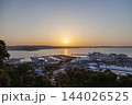 湘南江の島  展望台から見る朝陽と湘南港 144026525