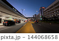 夕暮れ時の羽田空港第1ターミナル1階到着階車寄せと道路の車載風景 - 大田区, 東京都, 日本 144068658
