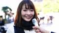 インタビュー　若い女性　渋谷駅前 60180049