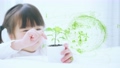 植物を見る少女　環境イメージ　サステナブル　SDGs 79055521