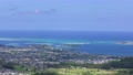 ハワイ・オアフ島東海岸の風景。カネオヘ住宅街とカネオヘ湾とサンドバー 80441010