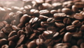 回転するコーヒー豆(スローモーション) 86748788