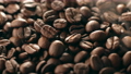 回転するコーヒー豆(スローモーション) 86748789