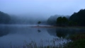 湖畔の朝霧 88072197