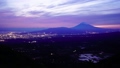 （静岡県）伊豆スカイラインから望む、丹那盆地と富士山　夕景 91024970
