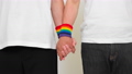 手をつなぐ男性カップル　LGBTイメージ 91965412