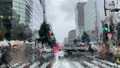 雨の日に車窓から見た名古屋の街並みの風景 93061749