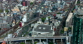 高層ビルの上から見える大阪の街並み 93884892